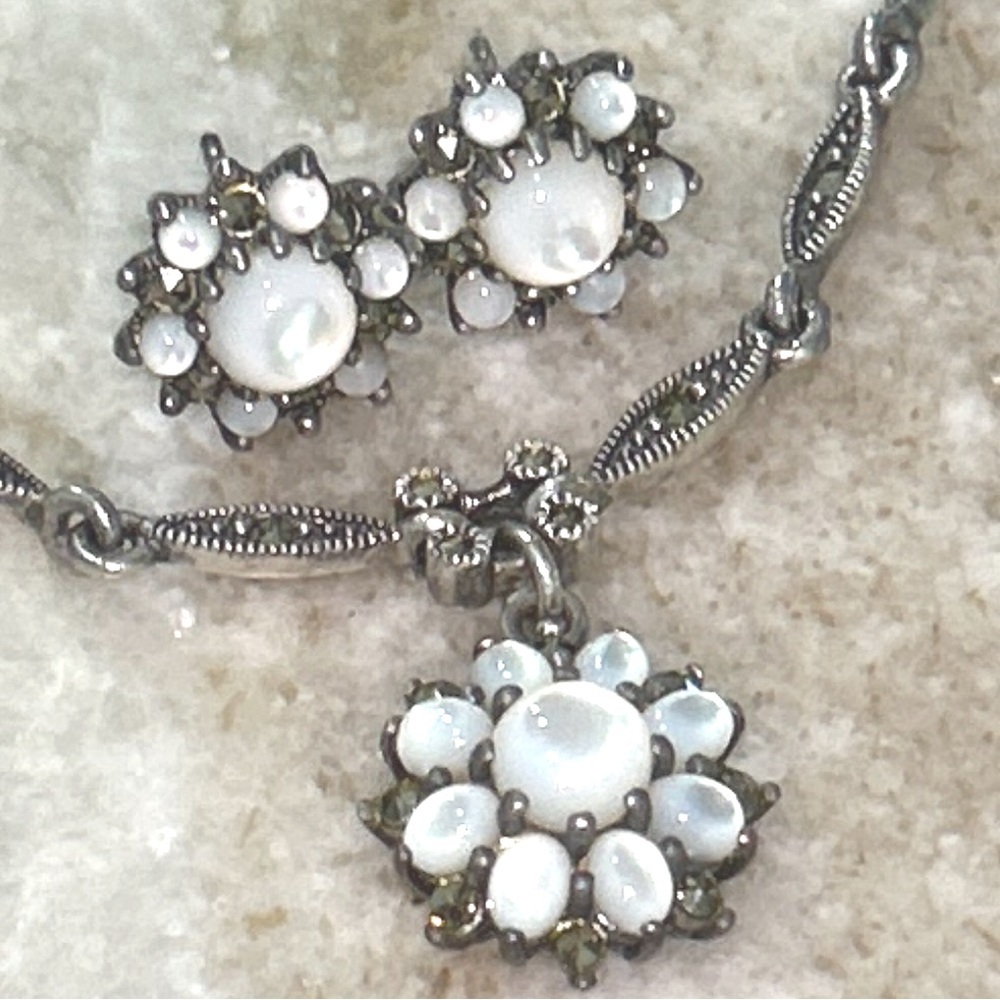 925 STERLING SILVER FLORAL NECKLACE & EARRINGS SET